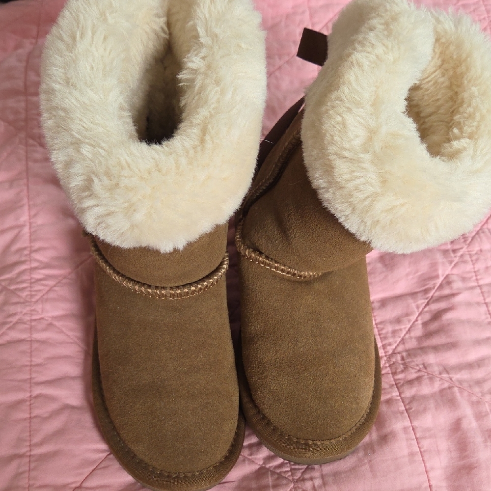 Cozy Tan Shearling Boots
